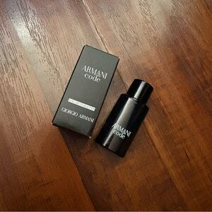 New Travel Size Dabber ARMANI BEAUTY
Armani Code Eau de Toilette Cologne .23 OZ